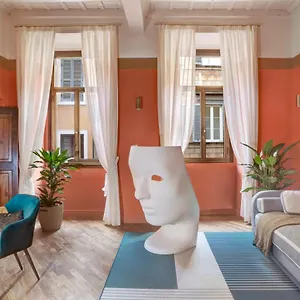 https://luxury-trevi-house.it-romehotels.com